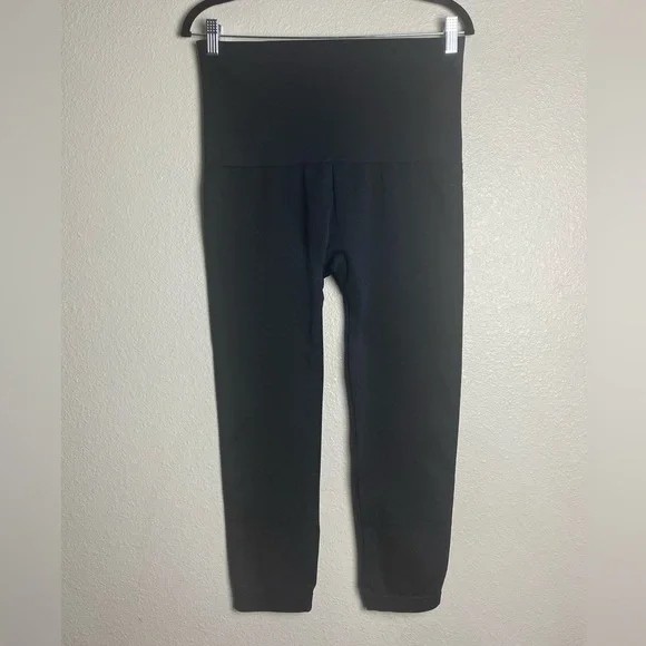 Spanx Look at Me Now Cropped Leggings in Very Black - Size 3X - New - Picture 9 of 10